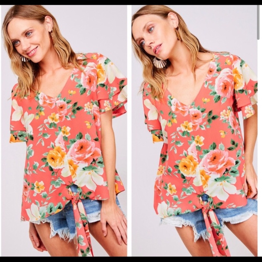 NWT Floral V-Neck Top w/Tiered Short Sleeves - Picture 8 of 16